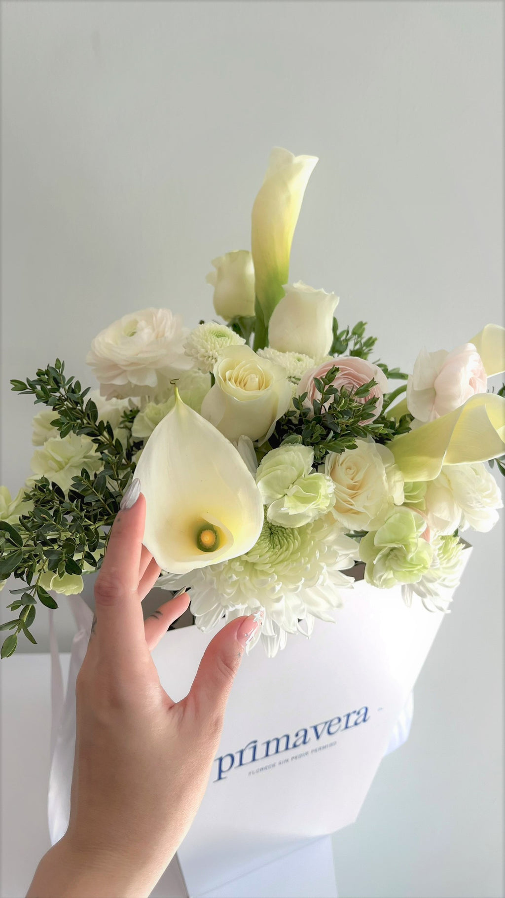AUTHOR IX — ORIGIN Bouquet elegante de flores naturales