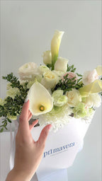 AUTHOR IX — ORIGIN Bouquet elegante de flores naturales