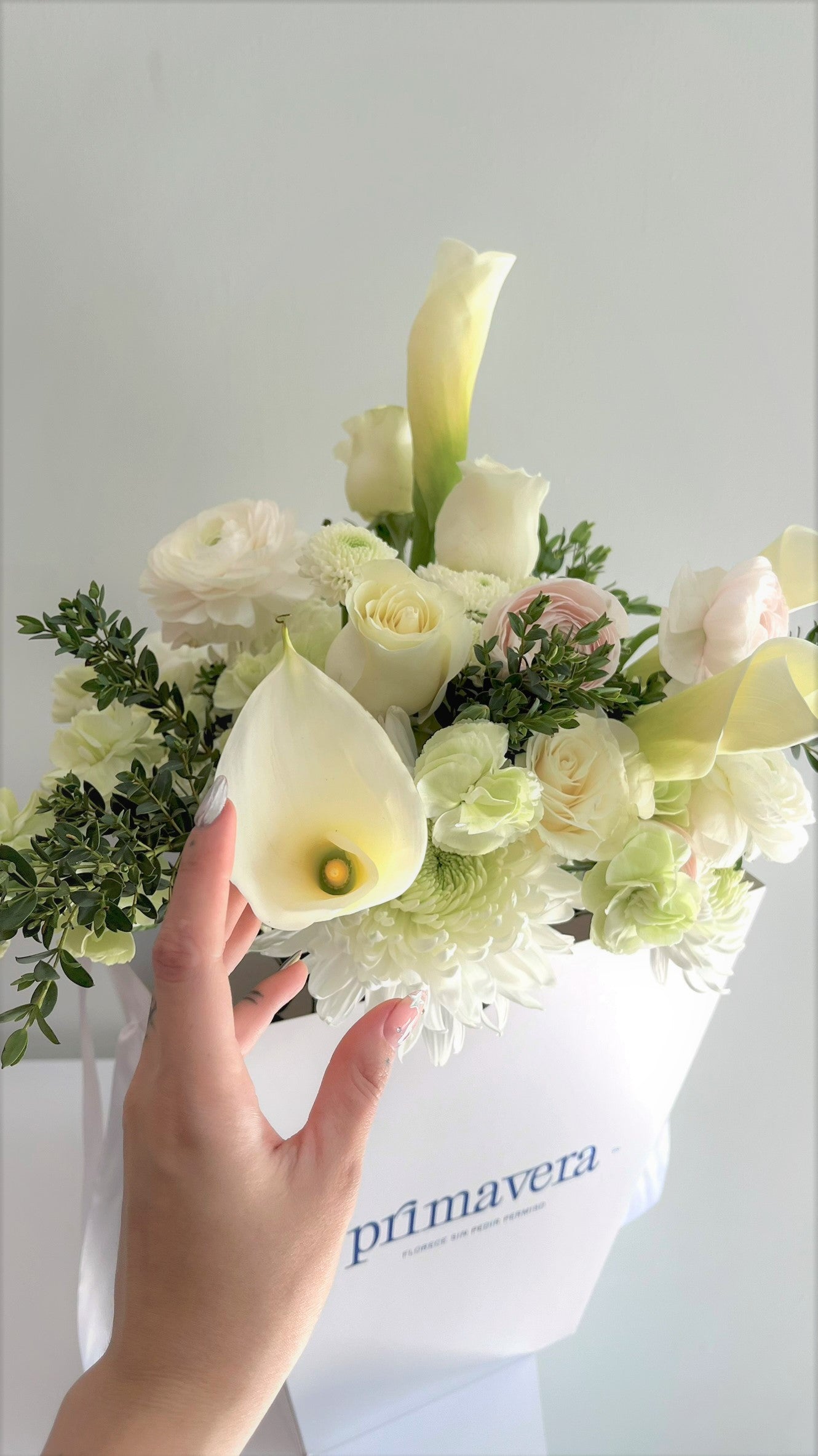 AUTHOR IX — ORIGIN Bouquet elegante de flores naturales