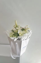 AUTHOR IX — ORIGIN Bouquet elegante de flores naturales
