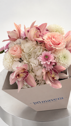 AUTHOR V — ESSENCE Diseño floral de flores premium