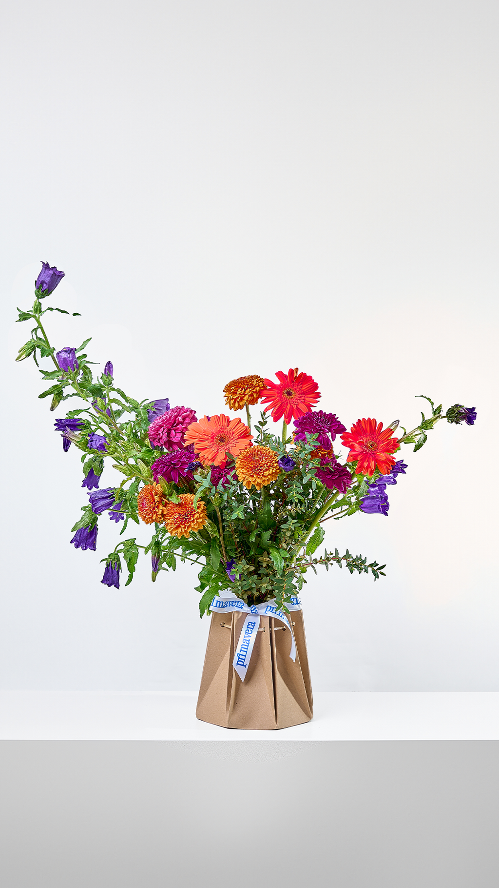COURAGE 05 | Bouquet de flores colombianas con diseño moderno y colorido