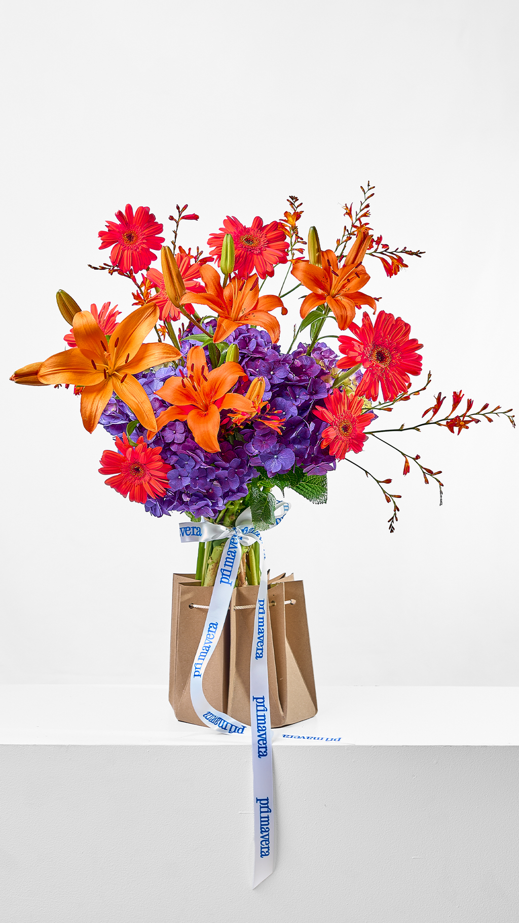 HOPE BLOOM 11 | Bouquet de hortensias, lirios y gerberas con flores frescas de temporada