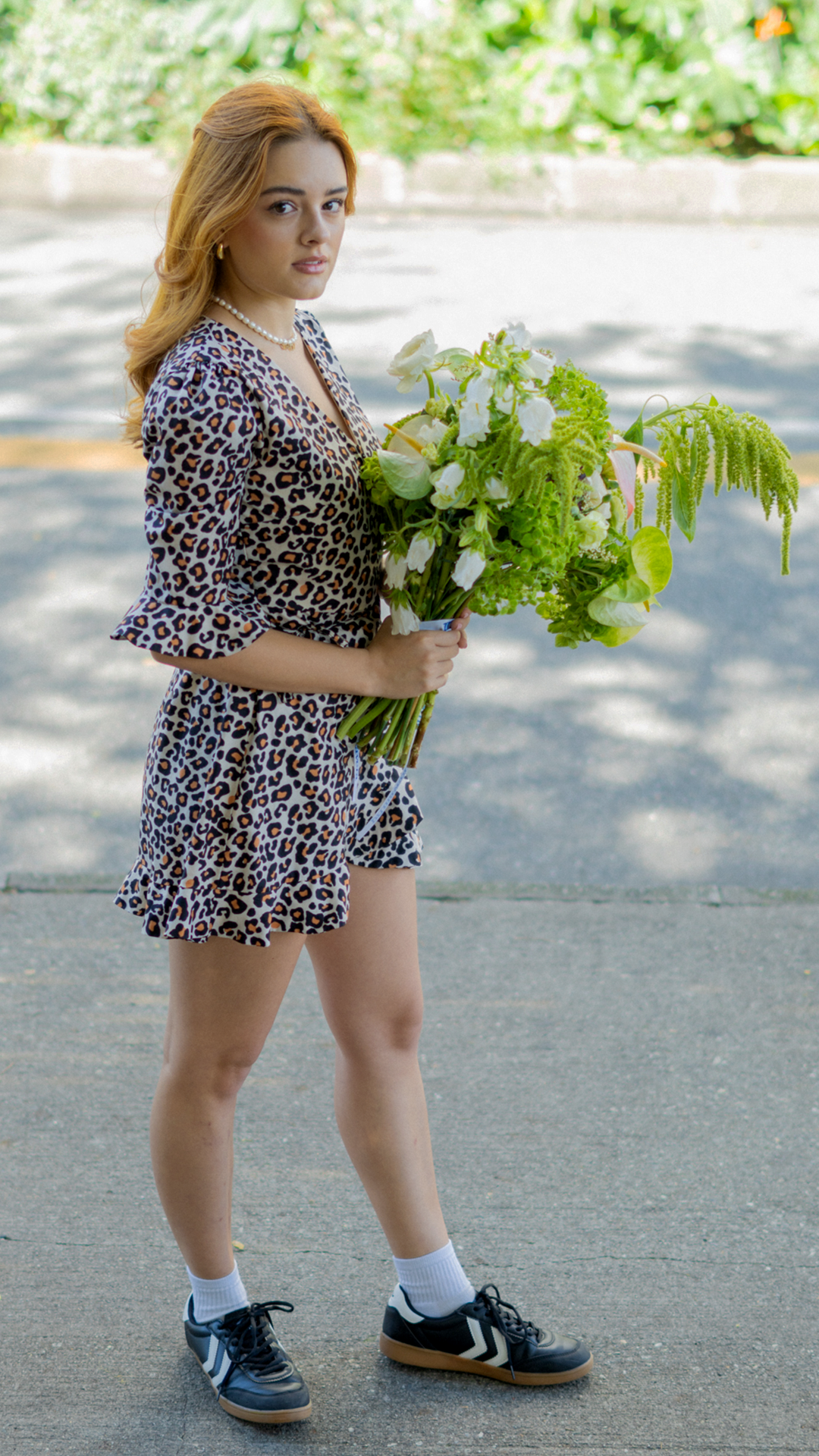 LEGEND 1959 | Bouquet en tonos verdes y blancos con flores premium de temporada