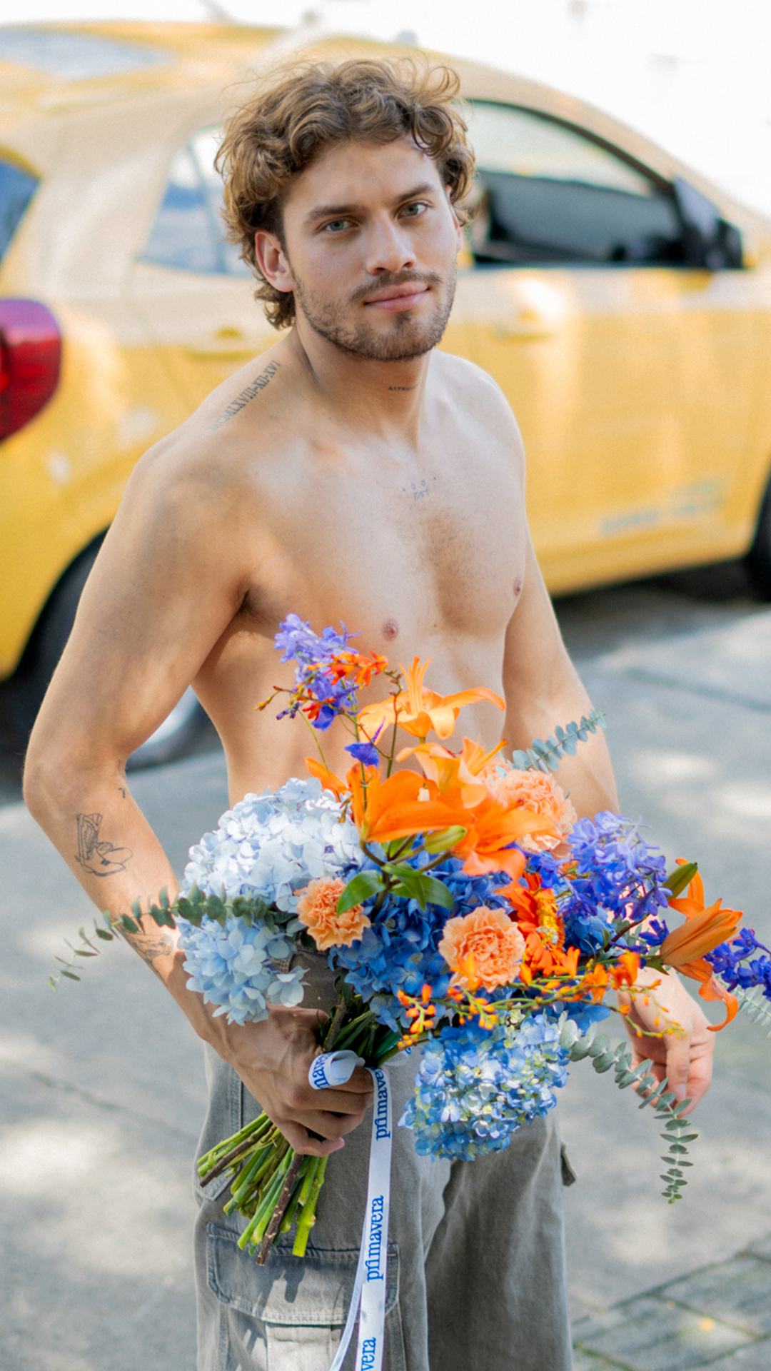 SUNSET 20 | Bouquet floral en tonos cálidos con lirios, hortensias y claveles