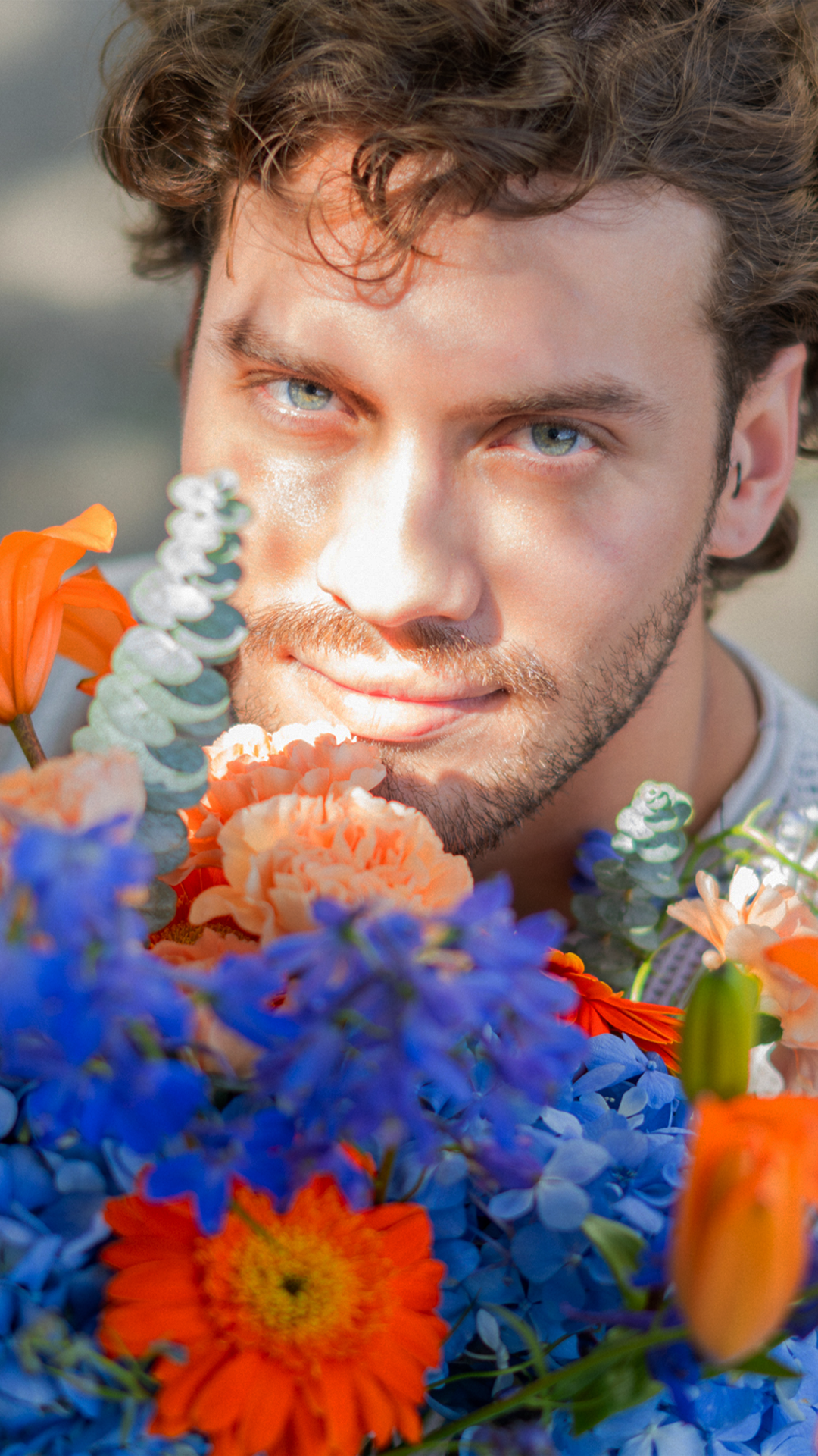 SUNSET 20 | Bouquet floral en tonos cálidos con lirios, hortensias y claveles