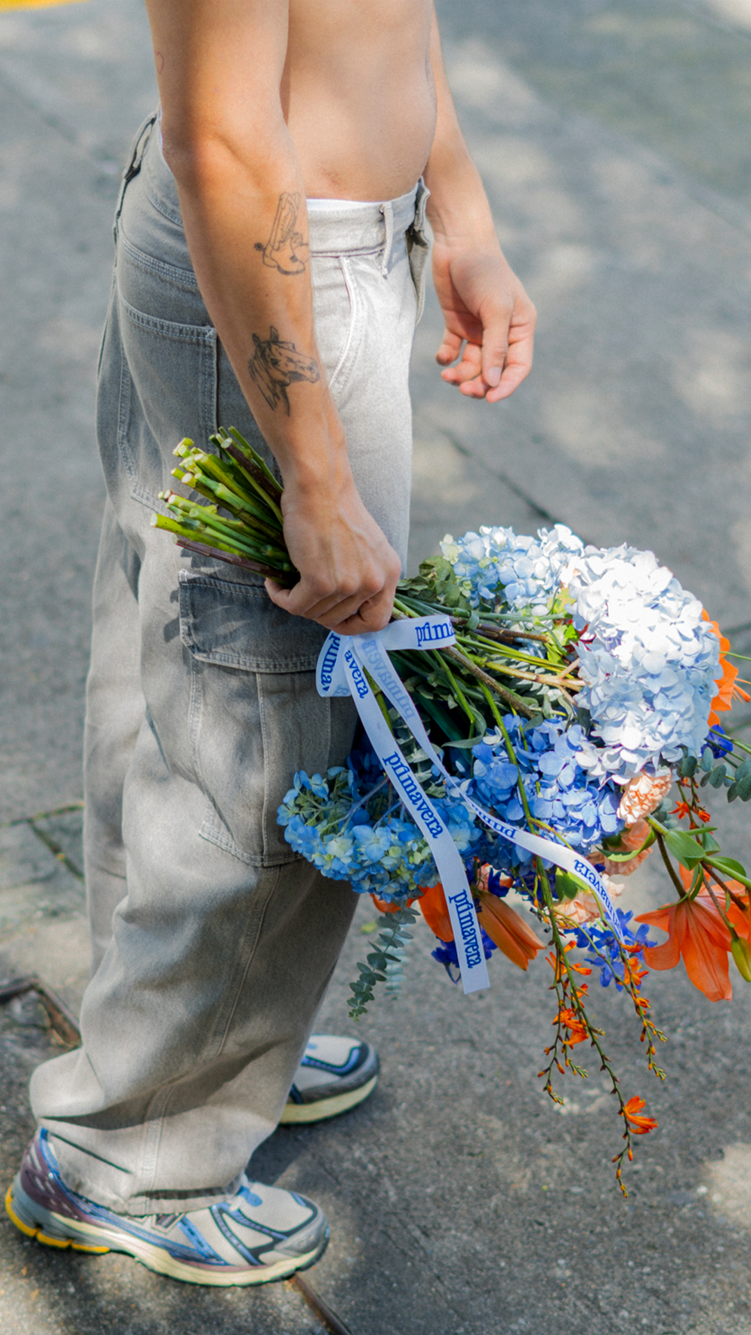 SUNSET 20 | Bouquet floral en tonos cálidos con lirios, hortensias y claveles