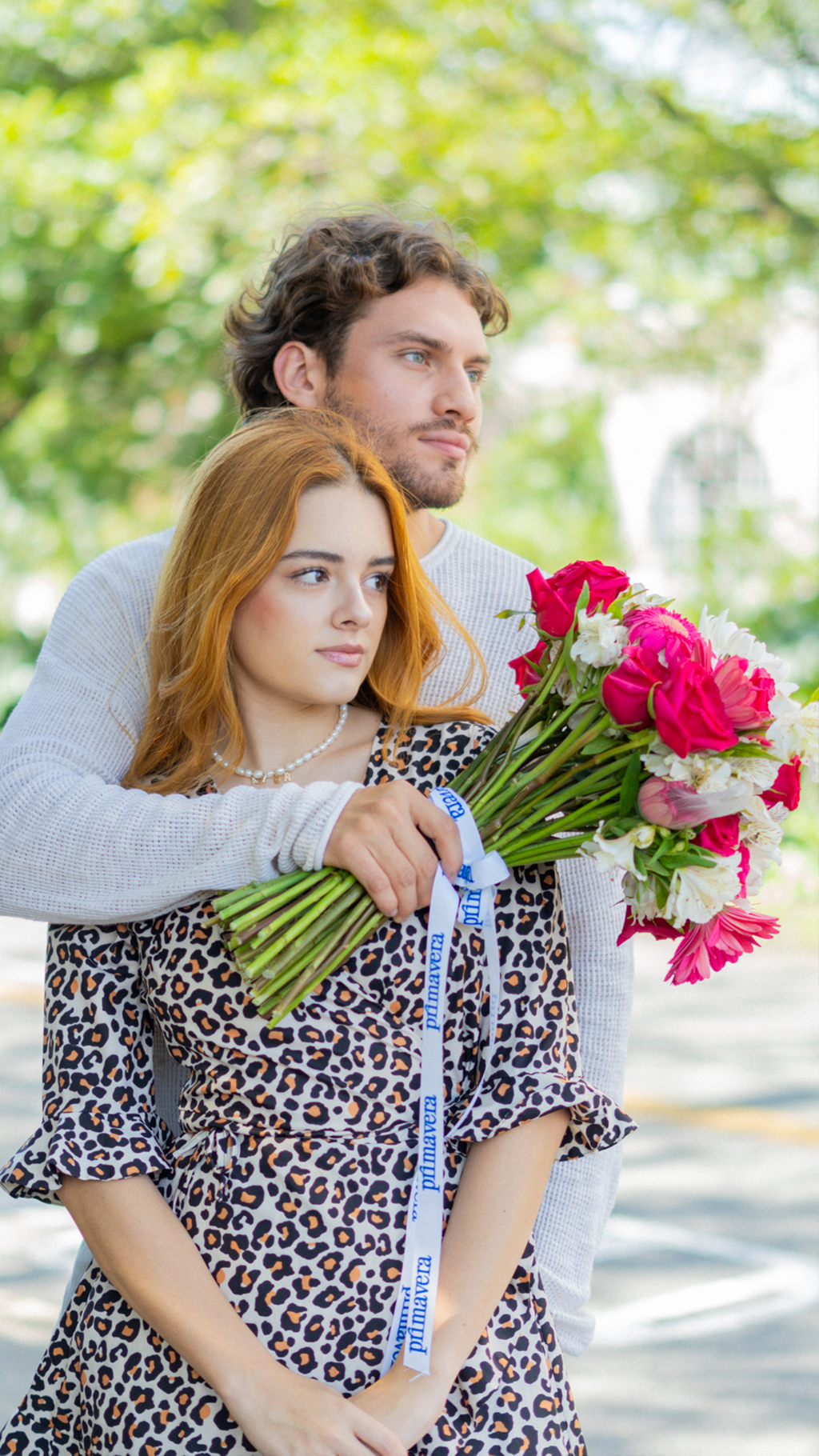 YIN BLOOM 18 | Bouquet en gerberas rosadas y flores blancas